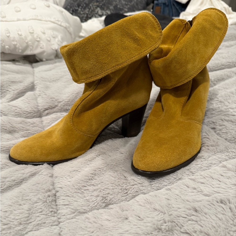 Italian Shoemakers Yellow Heeled Boots